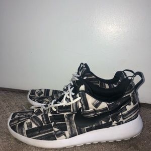Nike Roshe Size 10